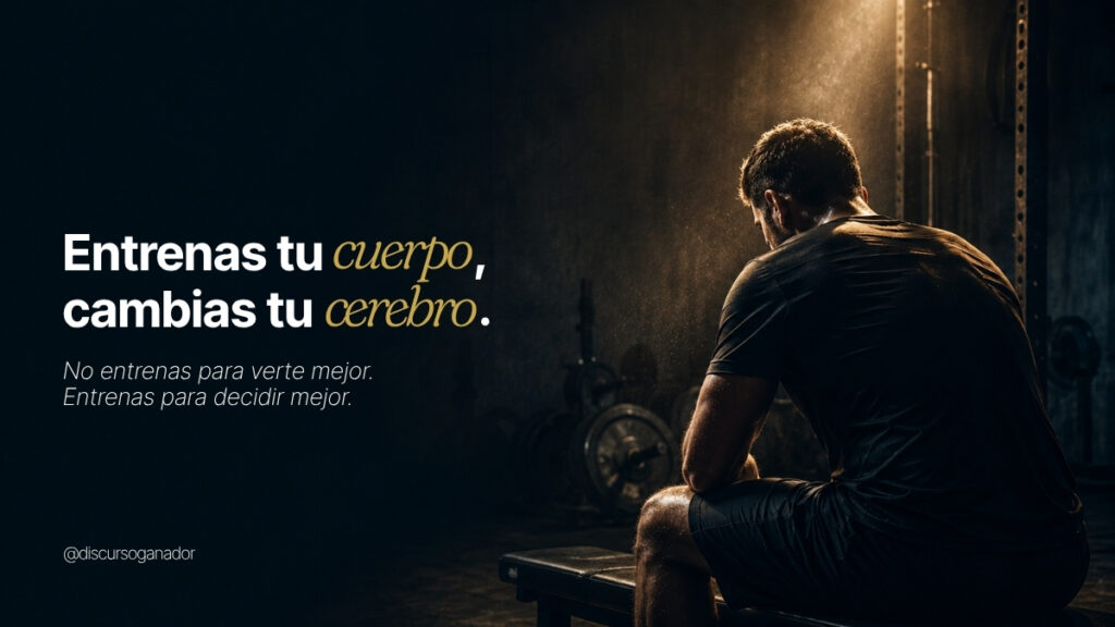 Hombre sentado en un banco de gimnasio bajo un haz de luz, ilustrando cómo el ejercicio transforma el cerebro